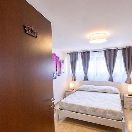La Casa Di Lally Фиано-Романо Экстерьер фото