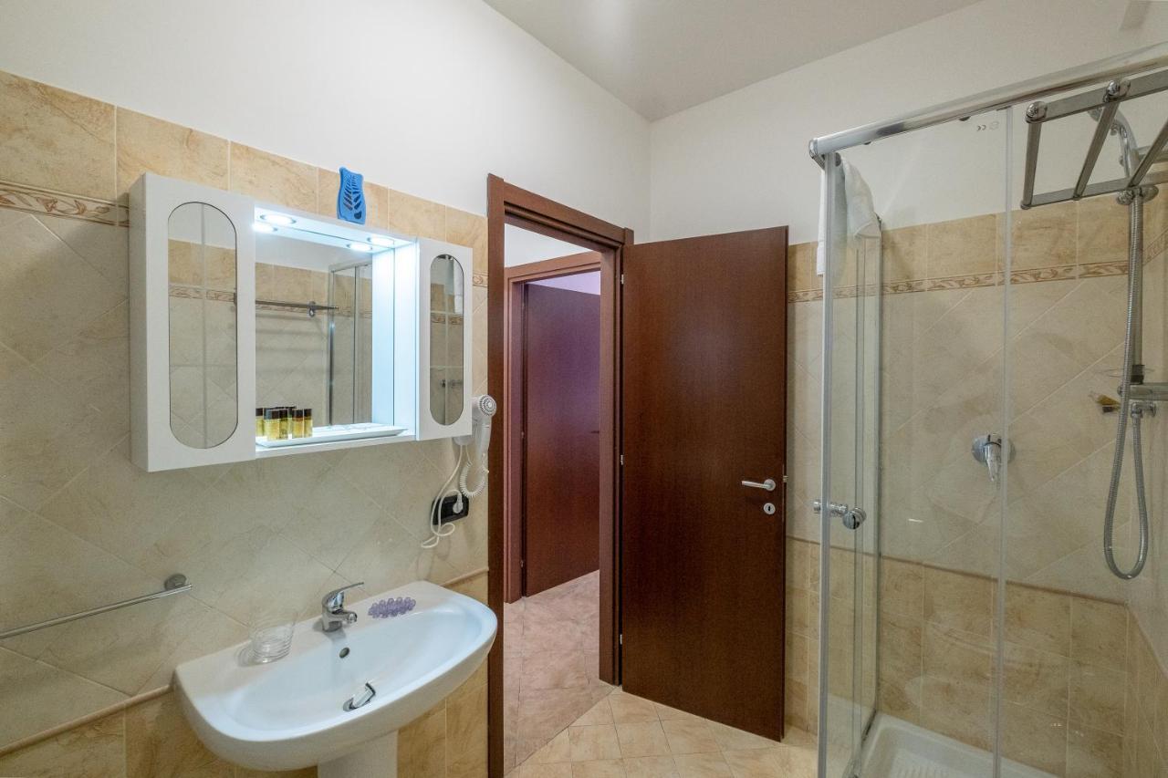 La Casa Di Lally Фиано-Романо Экстерьер фото