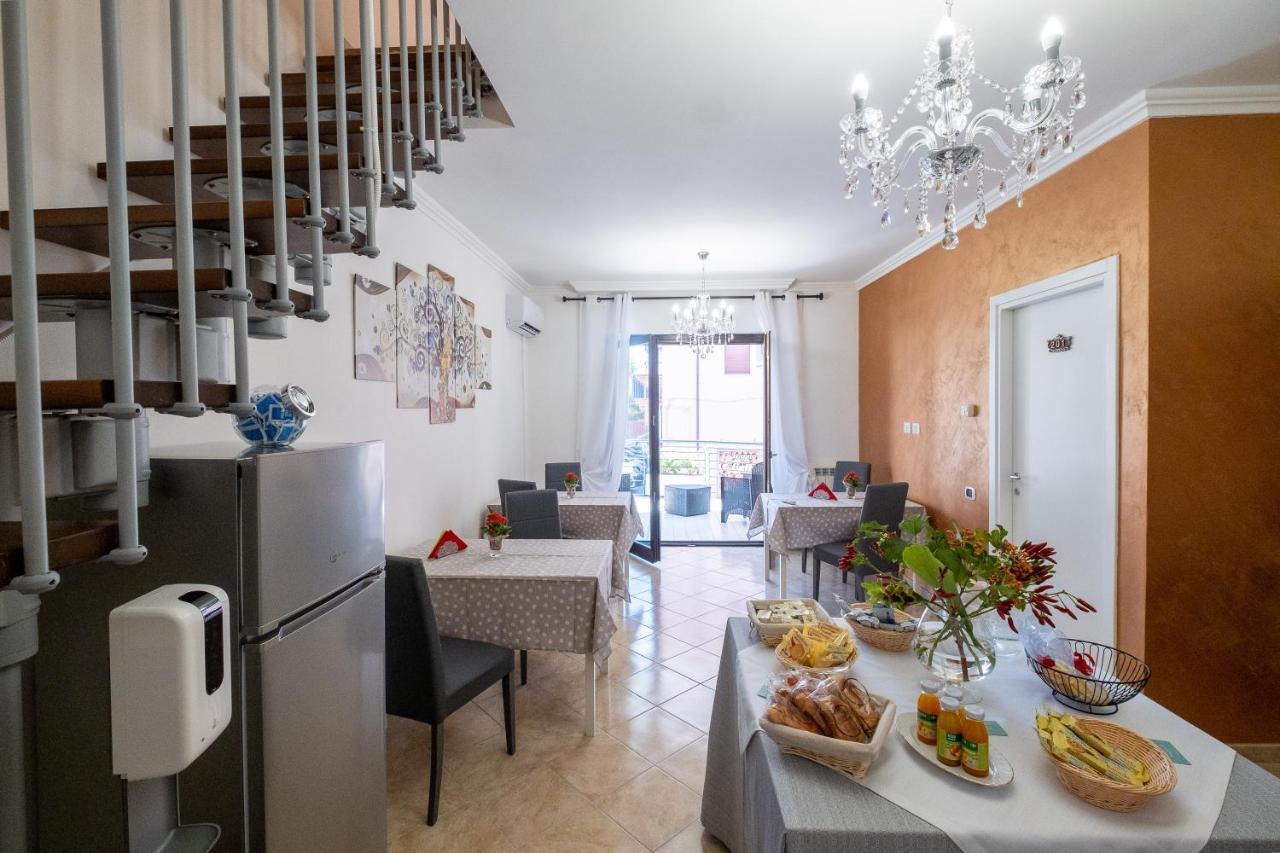 La Casa Di Lally Фиано-Романо Экстерьер фото